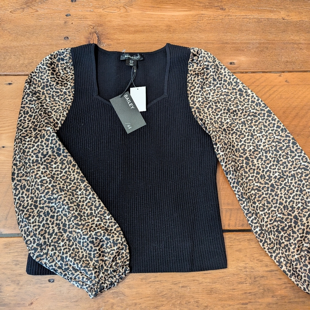 🪞 NWT Bailey 44 Black Ribbed Sweater with Leopard Print Sleeves
